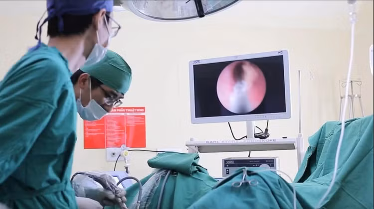 8 giờ phẫu thuật giải quyết cùng lúc 3 thì mổ để chữa trị thận ứ nước cho bệnh nhân - Ảnh BVCC