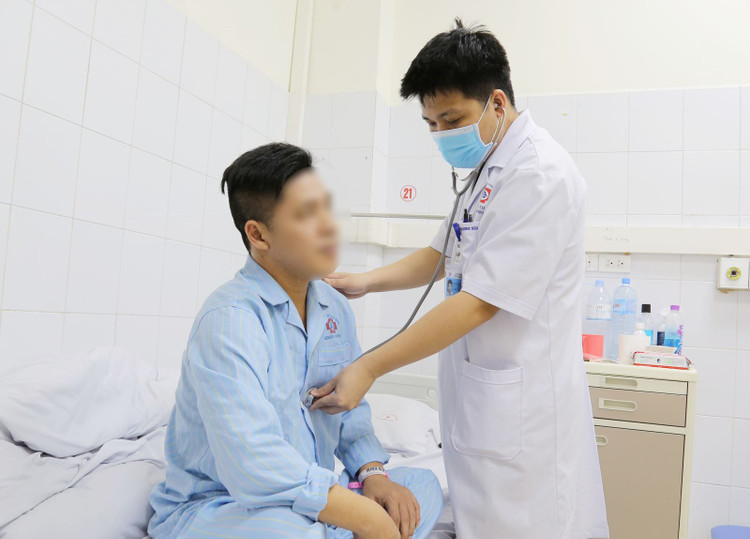 Bệnh nhân Nh. hồi phục, tỉnh táo sau khi được kíp bác sĩ can thiệp thành công - Ảnh BVCC
