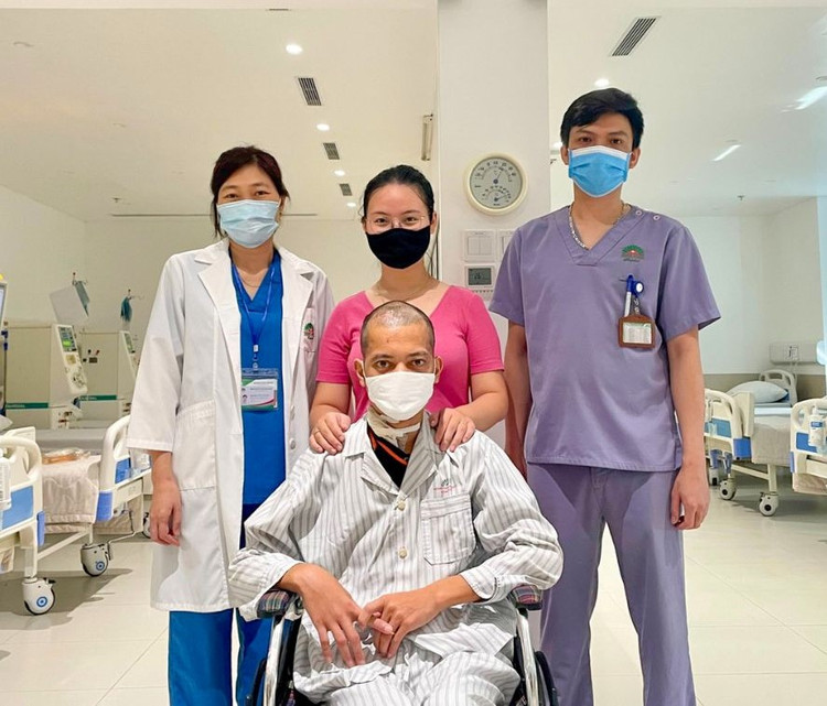 Bệnh nhân hôn mê vì dùng thuốc Nam trị bệnh thận mạn đã được cứu sống - Ảnh: BVCC