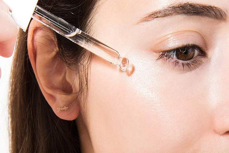 Dùng serum B5 đúng cách cho da đẹp không biến chứng - Ảnh minh họa