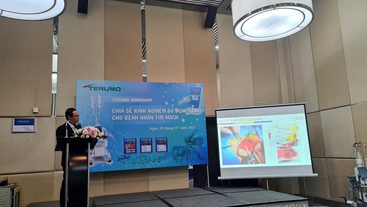 TS.BS Đặng Việt Đức, chia sẻ kinh nghiệm về điều trị ECMO thức tỉnh