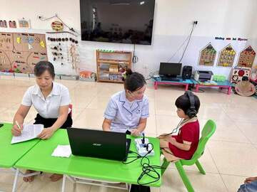 Khám khiếm thính cho trẻ em dưới 5 tuổi trên địa bàn huyện Thạch Thất: