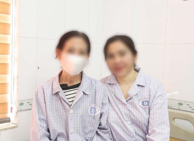 Hình ảnh 2 mẹ con người bệnh từ Đắk Lắk ra Bệnh viện Đa khoa tỉnh Phú Thọ điều trị đau bằng phương pháp đốt sóng cao tần xung - Ảnh BVCC