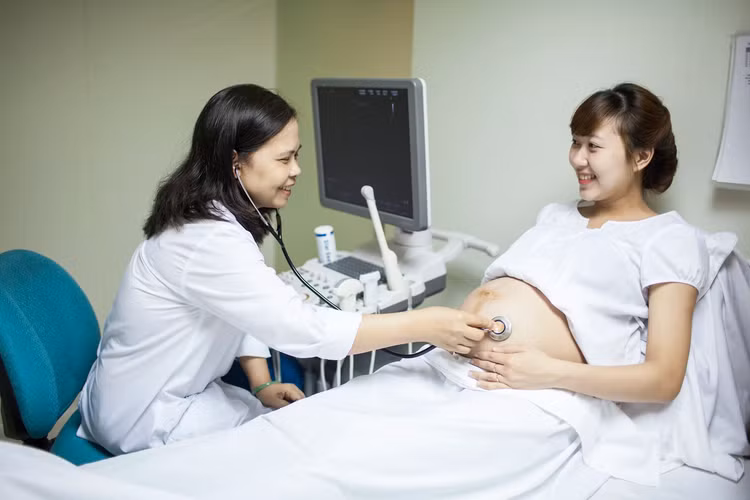 Khám thai đầy đủ theo mốc để đảm bảo an toàn cho mẹ và con - Ảnh BVCC Khám thai đầy đủ theo mốc để đảm bảo an toàn cho mẹ và con - Ảnh BVCC