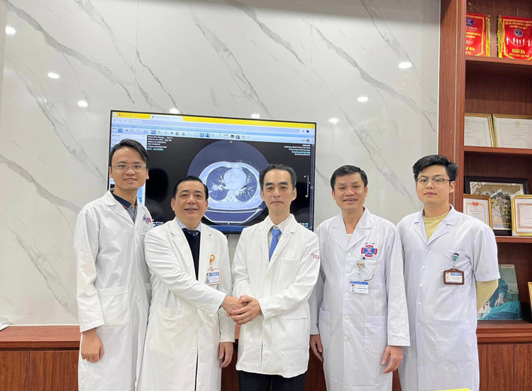 Các bác sĩ bệnh viện K và nhật Bản đã phẫu thuật cho bệnh nhân - Ảnh BVCC