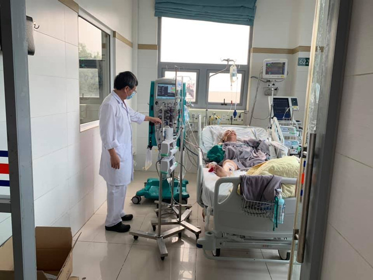 Lọc máu cho bệnh nhân tổn thương thận cấp tại Bệnh viện Bạch Mai - Ảnh BVCC Lọc máu cho bệnh nhân tổn thương thận cấp tại Bệnh viện Bạch Mai - Ảnh BVCC