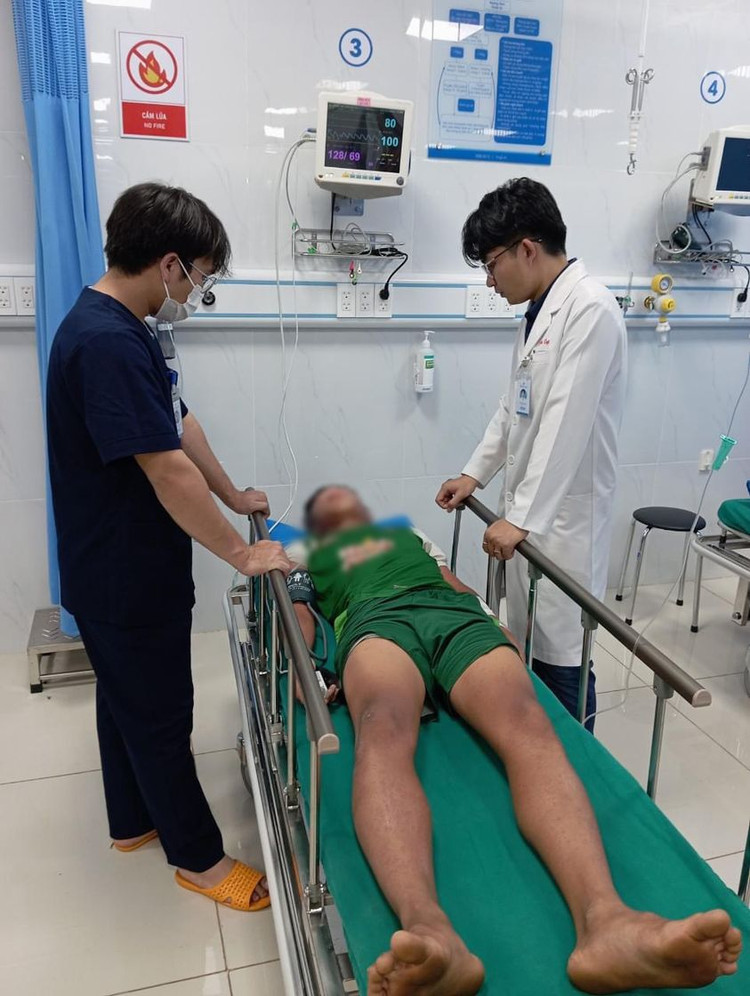 Ngậm kẹo trị ho, bệnh nhi 14 tuổi sốc phản vệ nặng