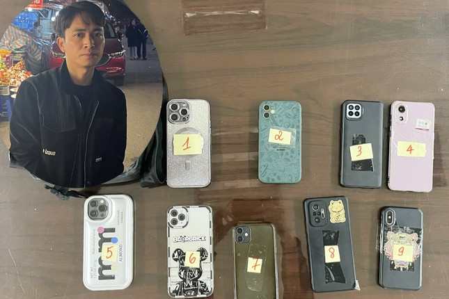 Bat ke trom 9 dien thoai cua khach tai chua Tran Quoc, phu Tay Ho