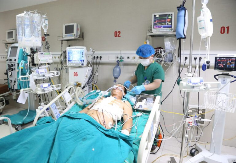 Người bệnh được điều trị hồi sức sau phẫu thuật - Ảnh BVCC