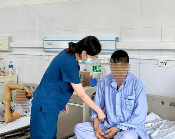 Chăm sóc bệnh nhân sau phẫu thuật - Ảnh BVCC