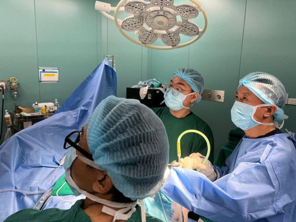 Ca phẫu thuật nội soi khớp gối cho bệnh nhân - Ảnh BVCC