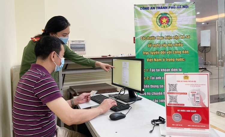 Đối tượng được giảm lệ phí cấp hộ chiếu, giấy thông hành từ ngày 1/7 ảnh 1