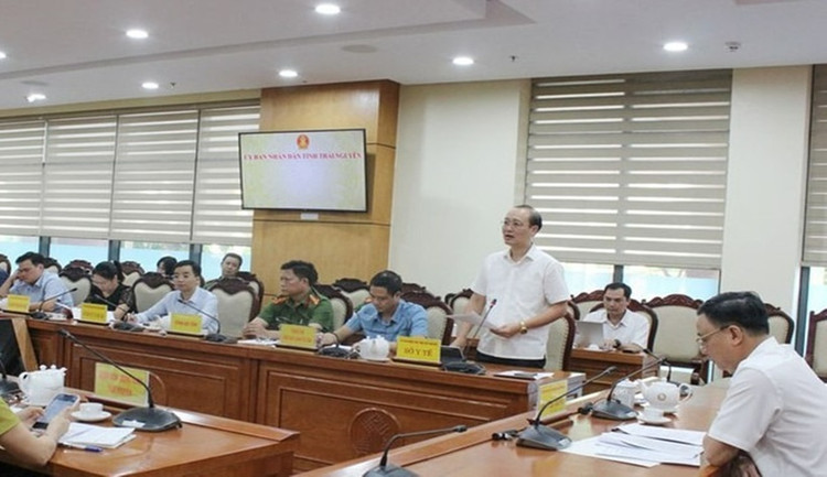 UBND tỉnh Thái Nguyên tổ chức cuộc họp khi xuất hiện nhiều học sinh nhập viện chưa rõ nguyên nhân. (Ảnh: Báo Thái Nguyen) UBND tỉnh Thái Nguyên tổ chức cuộc họp khi xuất hiện nhiều học sinh nhập viện chưa rõ nguyên nhân. (Ảnh: Báo Thái Nguyen)