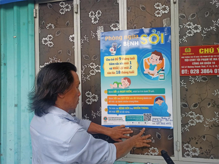 Tuyên truyền phòng chống bệnh sởi - Ảnh Sở Y tế TP HCM