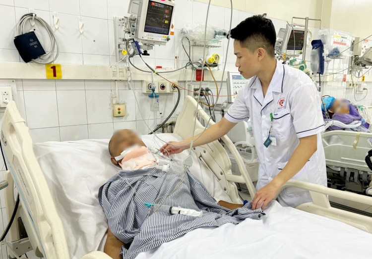 Hiện bệnh nhân đã tỉnh, đang tiếp tục theo dõi điều trị tại khoa Hồi sức tích cực – Thận nhân tạo - Ảnh BVCC