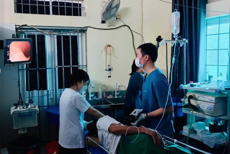 Nội soi giúp phát hiện sớm ung thư dạ dày - Ảnh minh họa