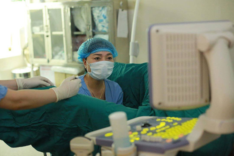 Siêu âm định kỳ để kiểm tra thai - Ảnh BVCC