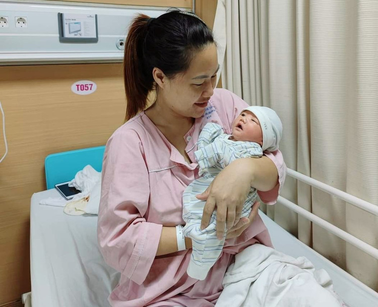 Mẹ con chị M. đã mẹ tròn con vuông