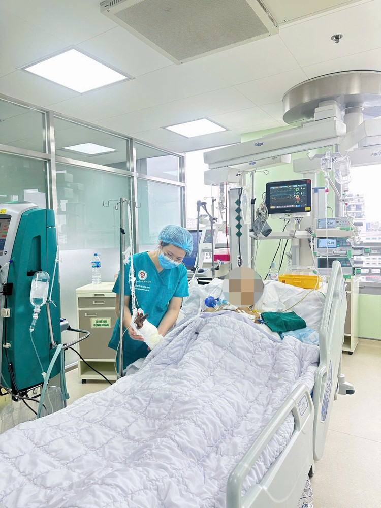 Chăm sóc bệnh nhân bị nạn khi bơm bóng bay tại bệnh viện TƯQĐ 108 - Ảnh BVCC