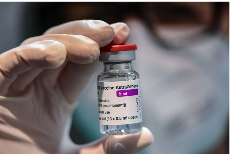 Vaccine phòng Covid-19 của AstraZeneca (Ảnh: Getty)