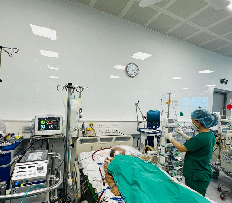 Bệnh nhân mắc cúm B được chỉ định can thiệp ECMO Bệnh nhân mắc cúm B được chỉ định can thiệp ECMO