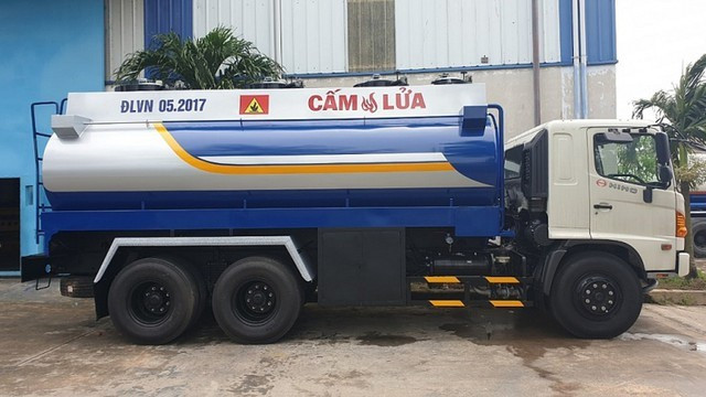 Quy định vận chuyển hàng hóa nguy hiểm - Ảnh minh họa