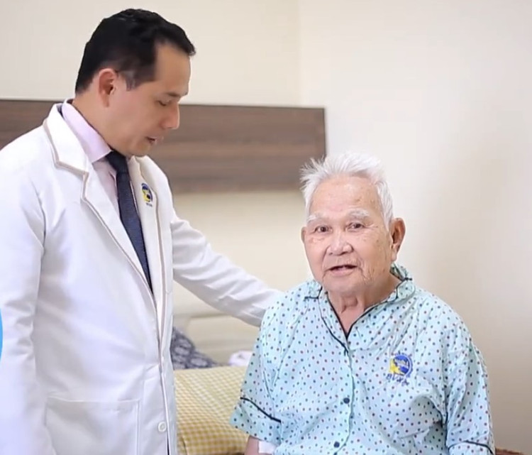 Sau hai tuần hậu phẫu, sức khỏe bệnh nhân ổn định, có thể ăn uống và sinh hoạt bình thường trở lại