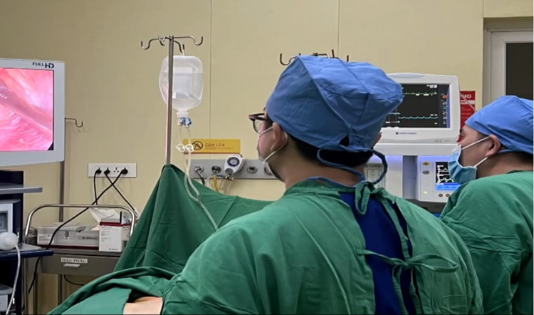 Ca phẫu thuật cho bệnh nhân - Ảnh chụp từ màn hình