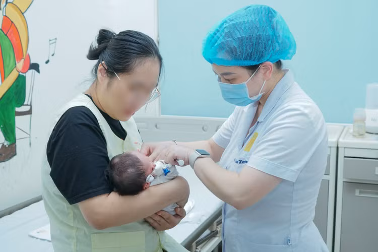 Kỳ tích cứu sống bệnh nhi 11 ngày tuổi mắc tim bẩm sinh hiếm gặp - Ảnh BVCC