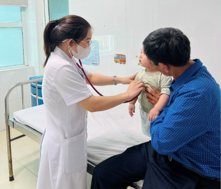 Khò khè tái diễn ở trẻ em – thận trọng với dị ứng đạm sữa bò