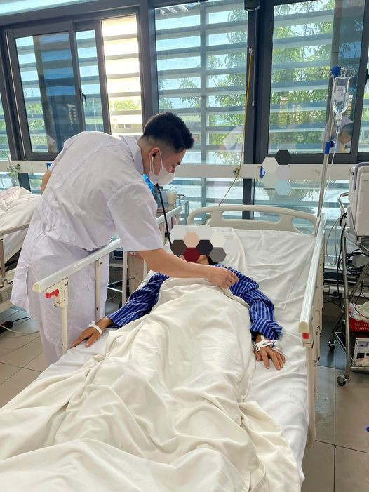 Hiện tại, bệnh nhân đang được điều trị tại khoa Hồi sức tích cực - Chống độc