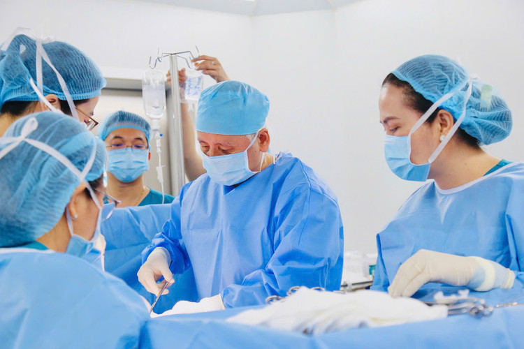 Ca phẫu thuật cho sản phụ - Ảnh BVCC