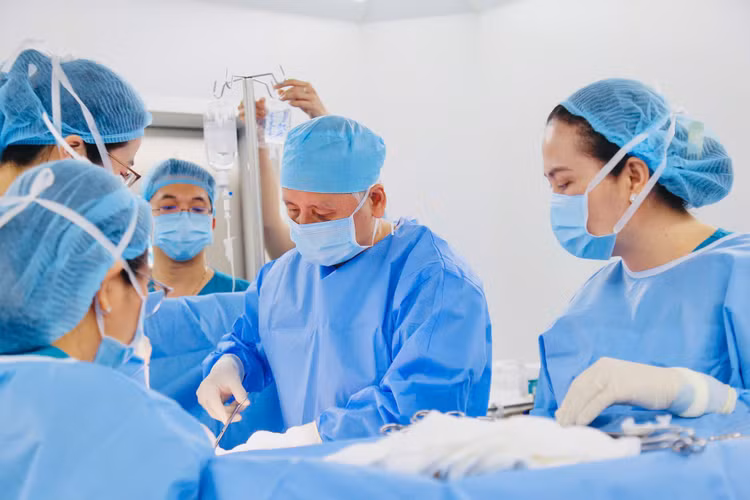 Ca phẫu thuật cho sản phụ - Ảnh BVCC
