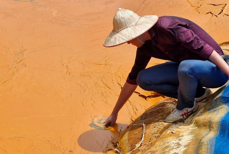 Nhận được thông tin phản ánh của người dân, UBND huyện Quỳ Hợp đã thành lập đoàn kiểm tra, khảo sát, ghi nhận sự việc.