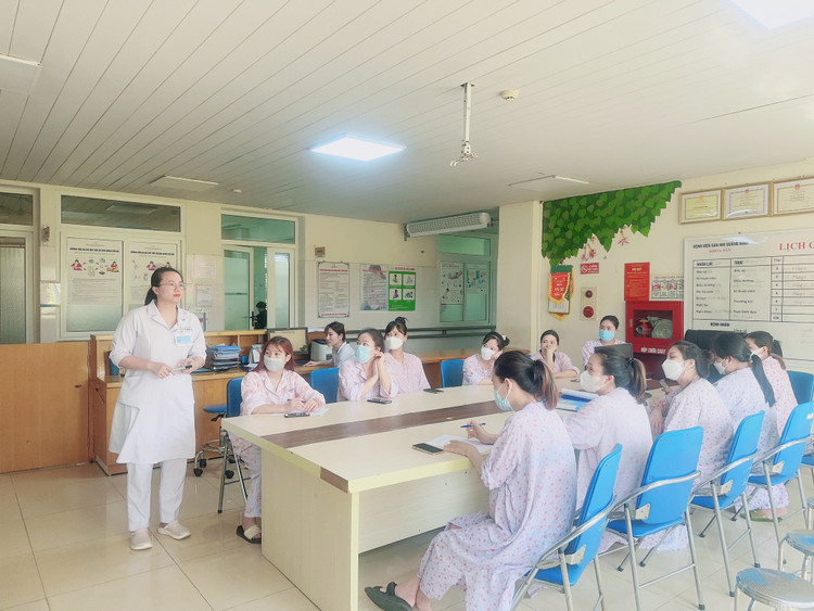 Tham gia lớp học tiền sản giúp mẹ bầu có thêm kiến thức