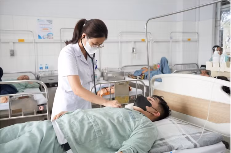 Bệnh nhân hen phế quản điều trị tại Bệnh viện Bãi Cháy - Ảnh BVCC