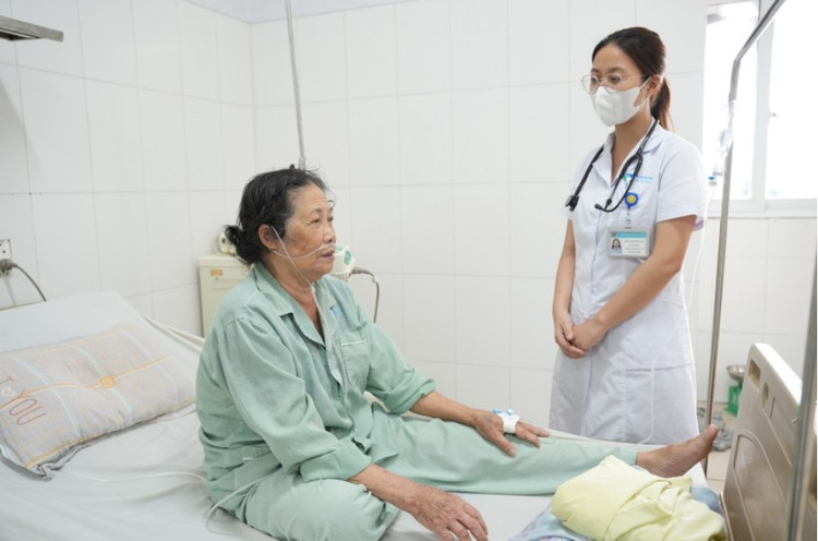 Người bệnh hen phế quản phải chú ý giữ gìn sức khỏe, nhất là khi giao mùa - Ảnh BVCC