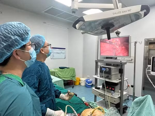 Ca phẫu thuật cho bệnh nhân - Ảnh BVCC
