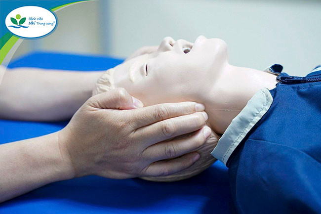 Kỹ thuật ấn góc hàm - Ảnh BVCC