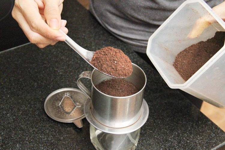 Uống cà phê buổi tối dễ đột quỵ - Ảnh minh họa