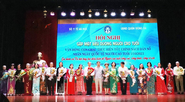 Hà Nội gặp mặt biểu dương người cao tuổi Hà Nội gặp mặt biểu dương người cao tuổi