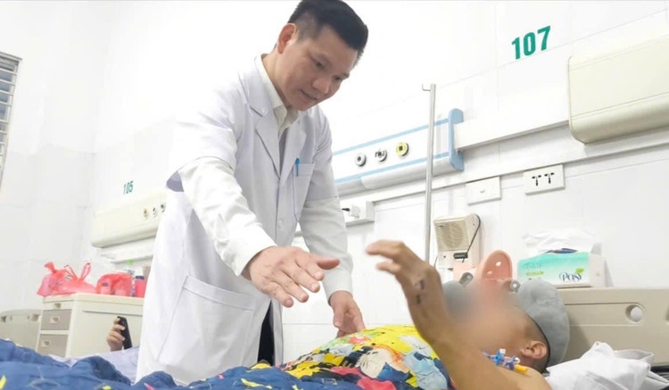 Sau 10 ngày điều trị, tình trạng cột sống cổ và não của anh S đã ổn định, không để lại bất kỳ di chứng nào - Ảnh BVCC