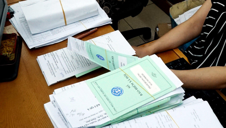 Đổi lại giới tính trong sổ bảo hiểm xã hội