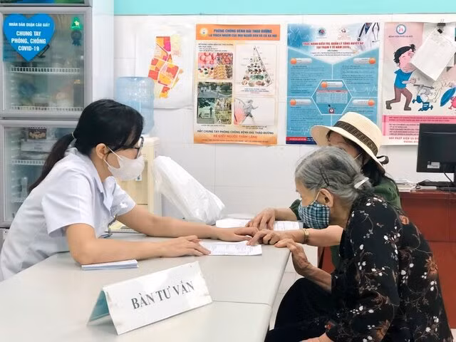 Tư vấn cho người cao tuổi tại quận Cầu giấy