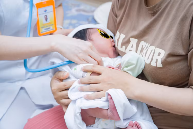 Sau 15 ngày chăm sóc tích cực trẻ đã ổn định - Ảnh BVCC