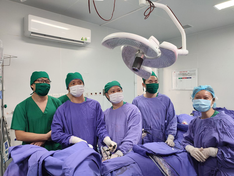 Các vết mổ nội soi cắt u tuyến ức rất nhỏ, ít gây đau đớn cho người bệnh - Ảnh BVCC