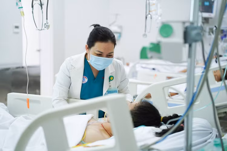 Nhiều người viêm não tự miễn do u quái buồng trứng