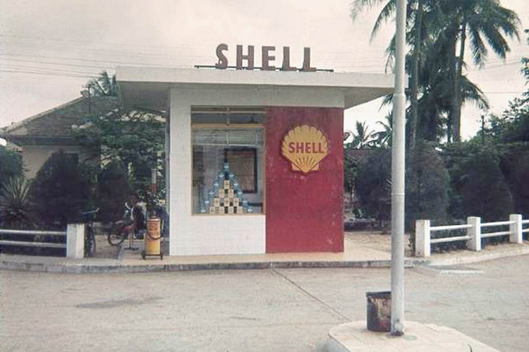 Trạm xăng của hãng Shell tại Huế.