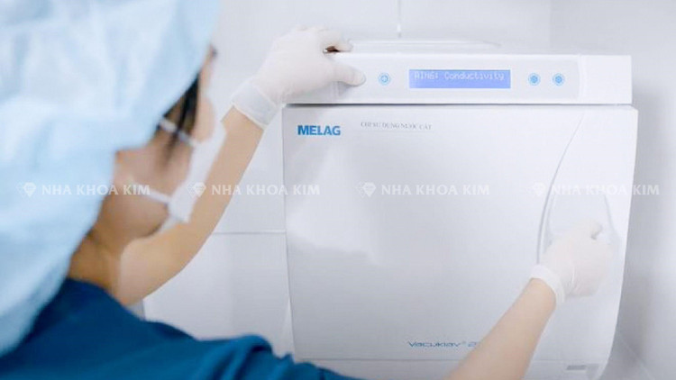 Nồi hấp chân không Melag Vacuklav tiêu chuẩn Class B của Đức sử dụng nước cất theo quy trình mới của Nha Khoa Kim Nồi hấp chân không Melag Vacuklav tiêu chuẩn Class B của Đức sử dụng nước cất theo quy trình mới của Nha Khoa Kim