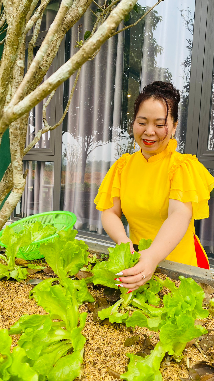 Á hậu Vũ Dung trong đời sống thường ngày.